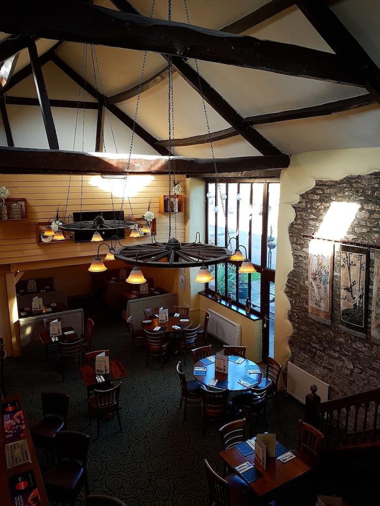 ניופורט The Old Barn Inn מראה חיצוני תמונה